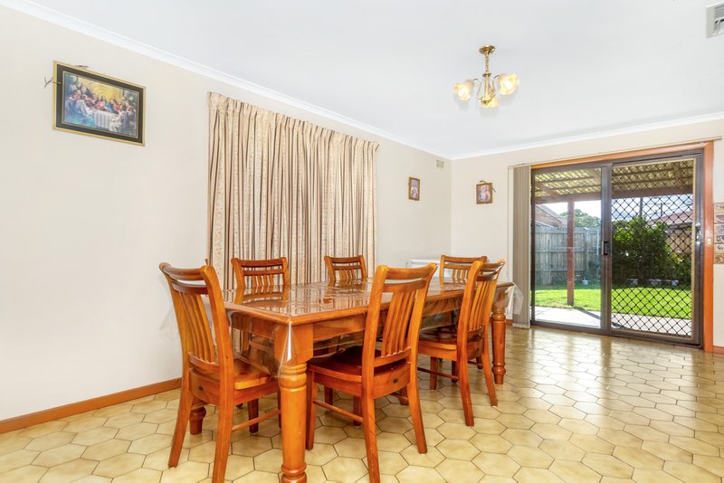 Photo - 1 Berrigan Court, Werribee VIC 3030 - Image 6