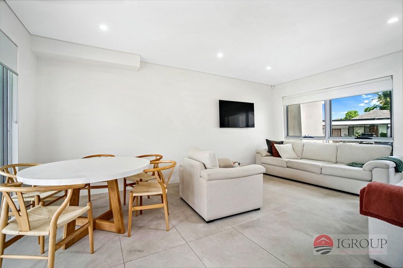 Photo - 1 Bettina Court, Greenacre NSW 2190 - Image 3