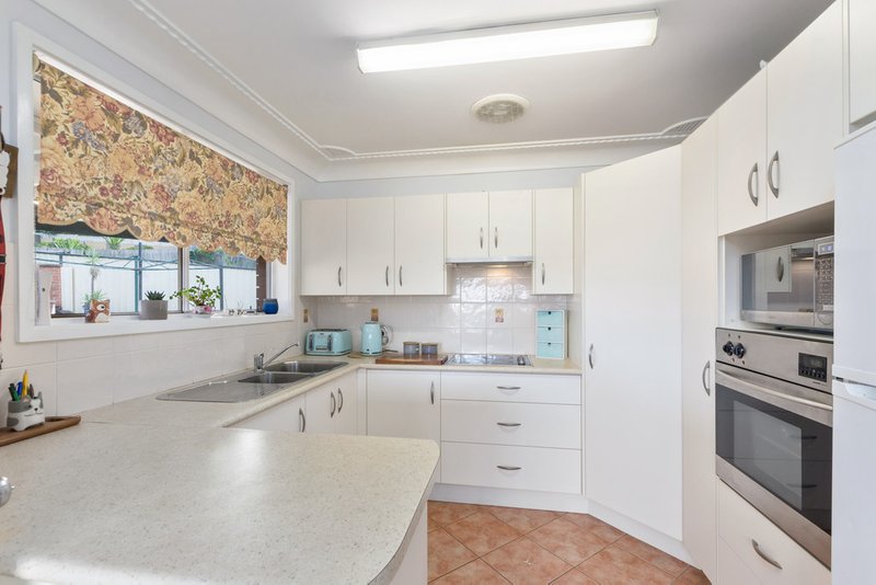 Photo - 1 Beverley Avenue, Unanderra NSW 2526 - Image 2