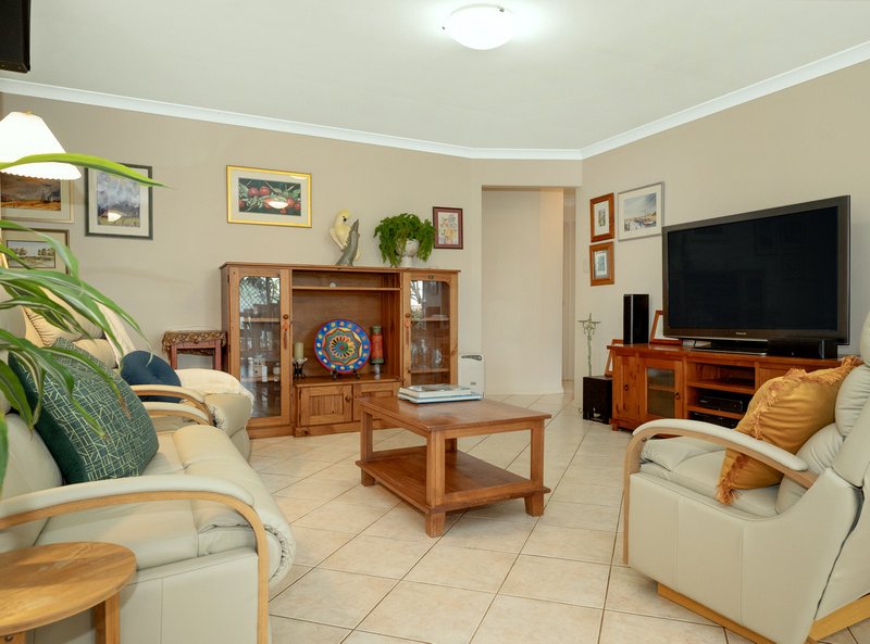 Photo - 1 Beverley Close, Middle Ridge QLD 4350 - Image 8