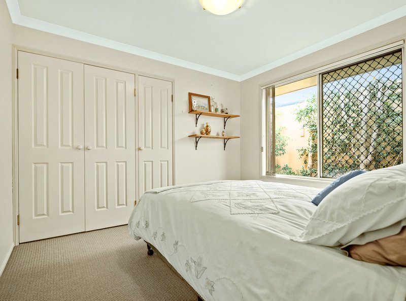 Photo - 1 Beverley Close, Middle Ridge QLD 4350 - Image 12