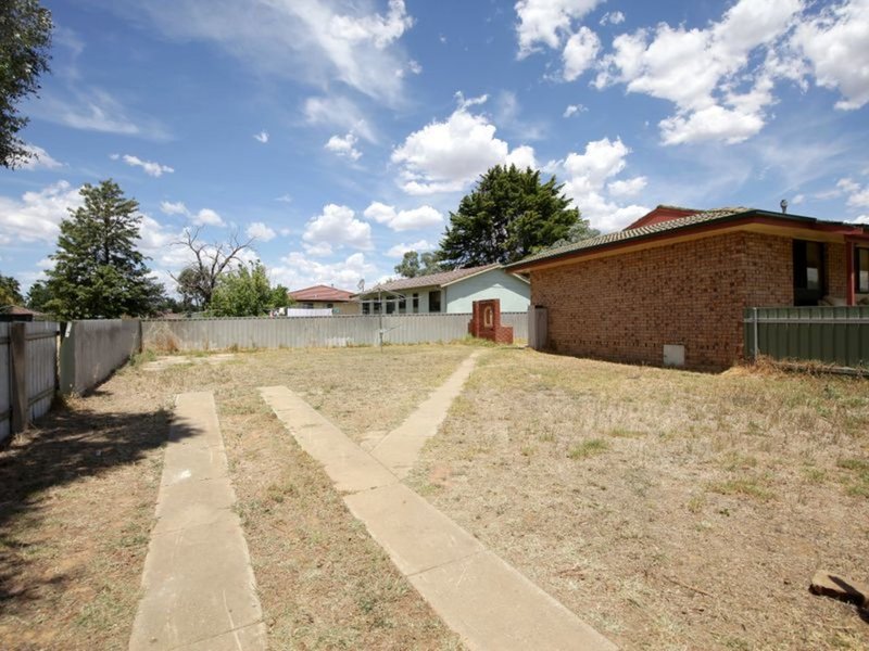 Photo - 1 Bingham Place, Tolland NSW 2650 - Image 9