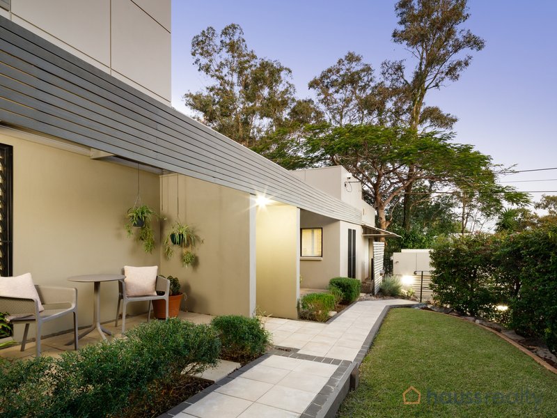 Photo - 1 Birdvale Street, Taringa QLD 4068 - Image 3