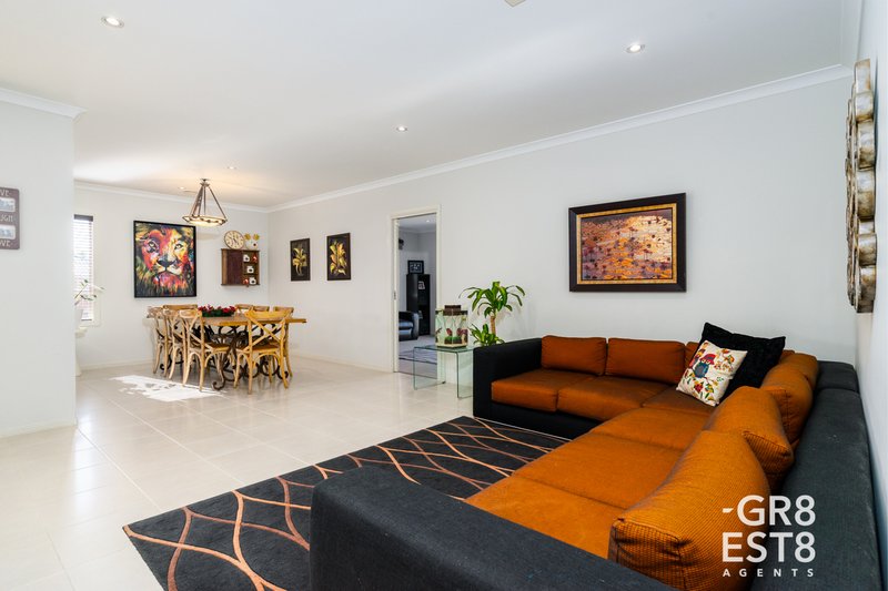 Photo - 1 Bitalli Place, Sandhurst VIC 3977 - Image 4