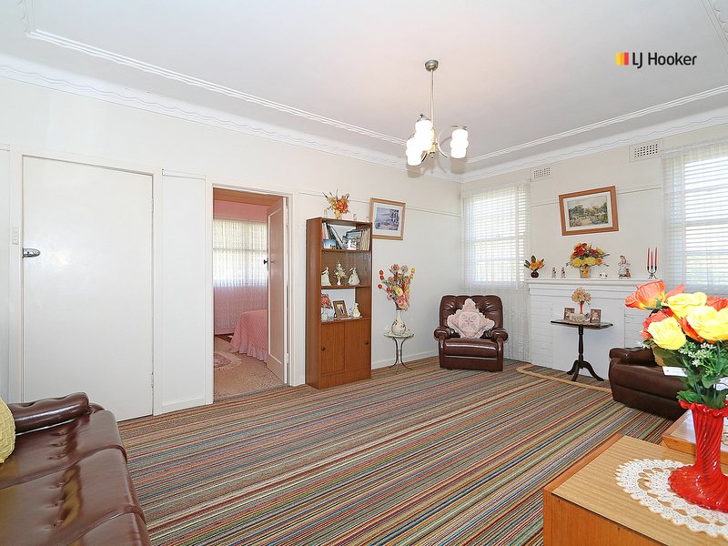 Photo - 1 Blamey Street, Turvey Park NSW 2650 - Image 3