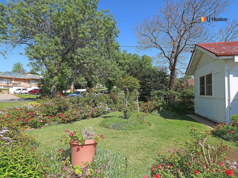 Photo - 1 Blamey Street, Turvey Park NSW 2650 - Image 9