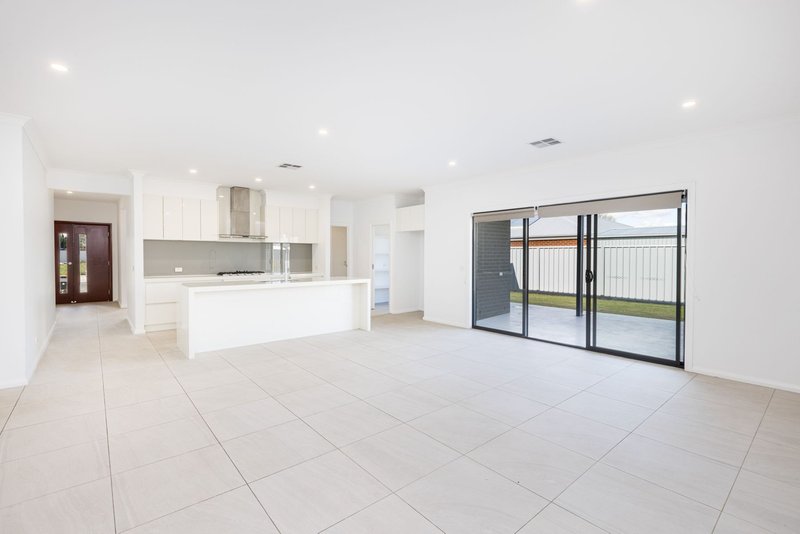 Photo - 1 Bligh Court, Mildura VIC 3500 - Image 3