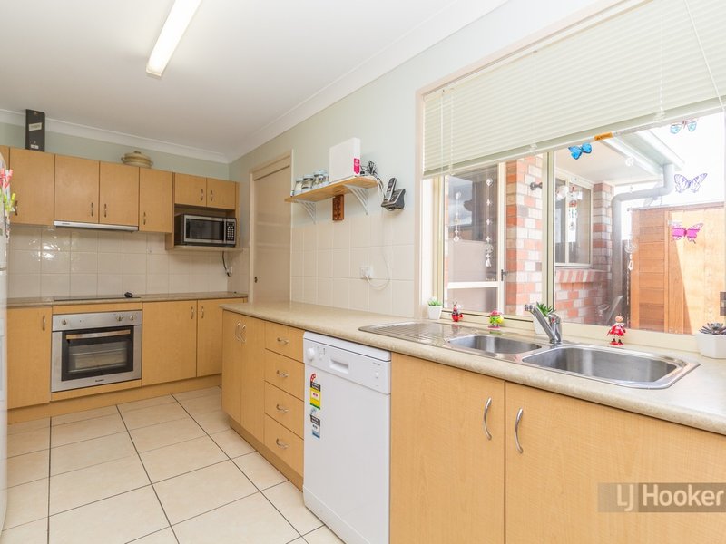 Photo - 1 Blueberry Ash Court, Boronia Heights QLD 4124 - Image 2