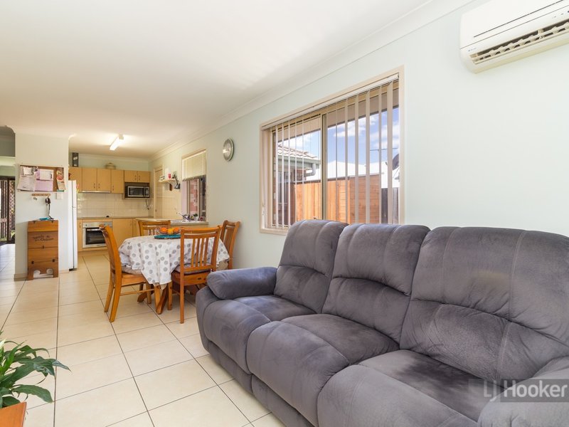 Photo - 1 Blueberry Ash Court, Boronia Heights QLD 4124 - Image 3