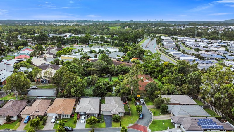 Photo - 1 Bond Place, Bray Park QLD 4500 - Image 20