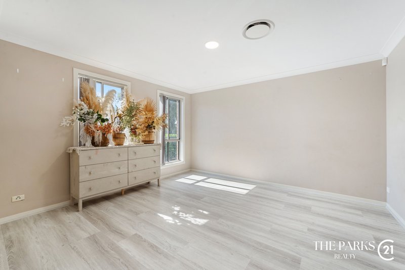 Photo - 1 Bonython Avenue, Middleton Grange NSW 2171 - Image 3