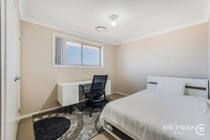 Photo - 1 Bonython Avenue, Middleton Grange NSW 2171 - Image 17