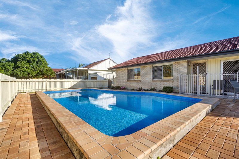 Photo - 1 Boodera Street, Oxley QLD 4075 - Image 1