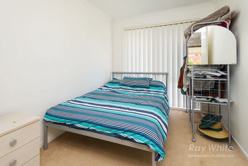 Photo - 1 Boorala Crescent, Eight Mile Plains QLD 4113 - Image 9