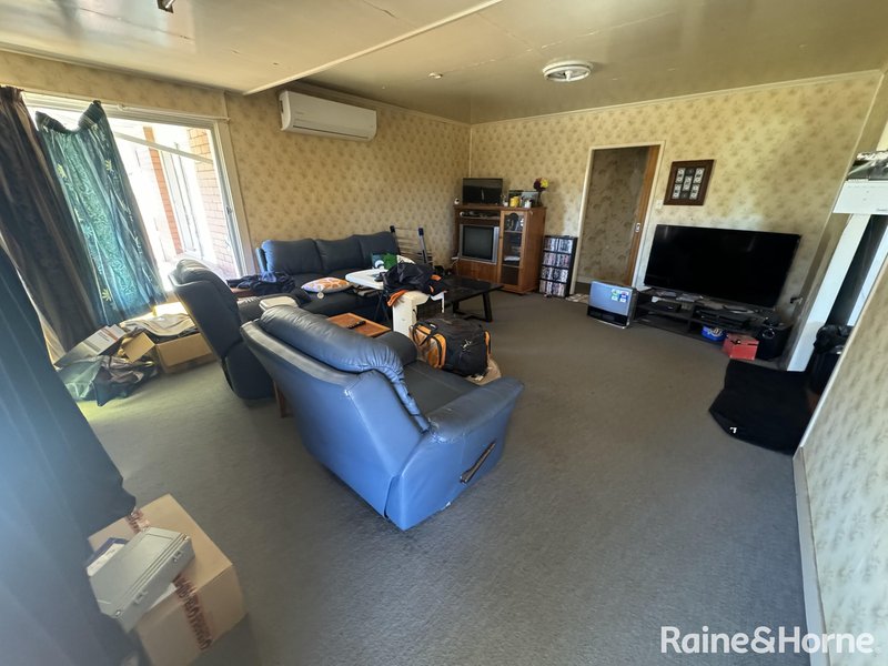 Photo - 1 Booth Street, Kingaroy QLD 4610 - Image 2