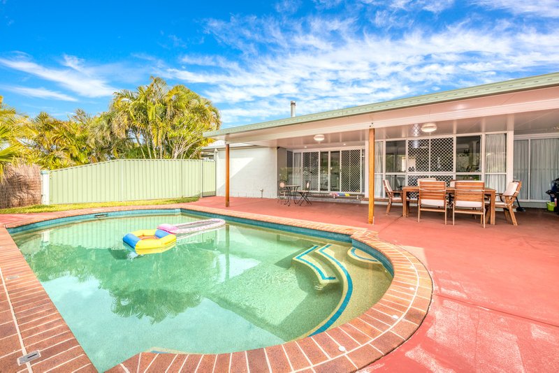 Photo - 1 Bow Court, Banksia Beach QLD 4507 - Image 11