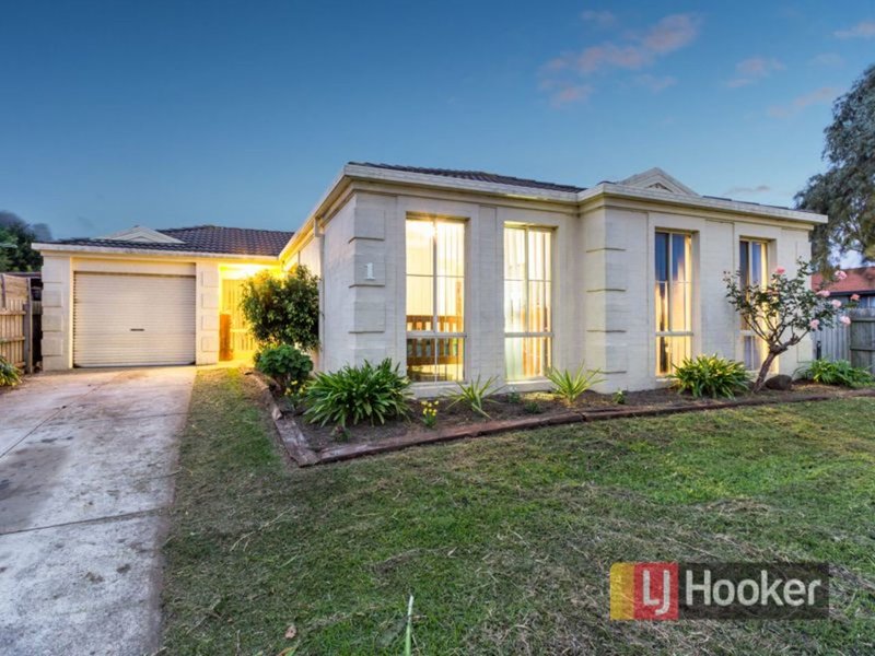 1 Brad Court, Cranbourne North VIC 3977