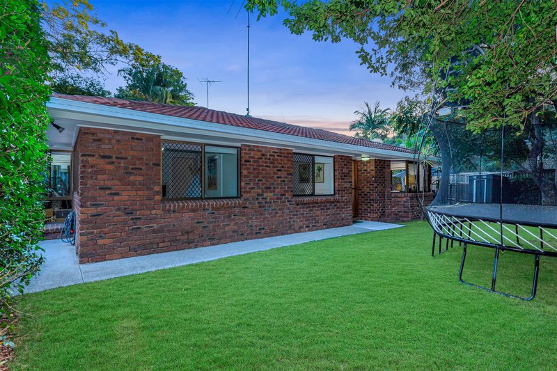 Photo - 1 Bramston Street, Tarragindi QLD 4121 - Image 9