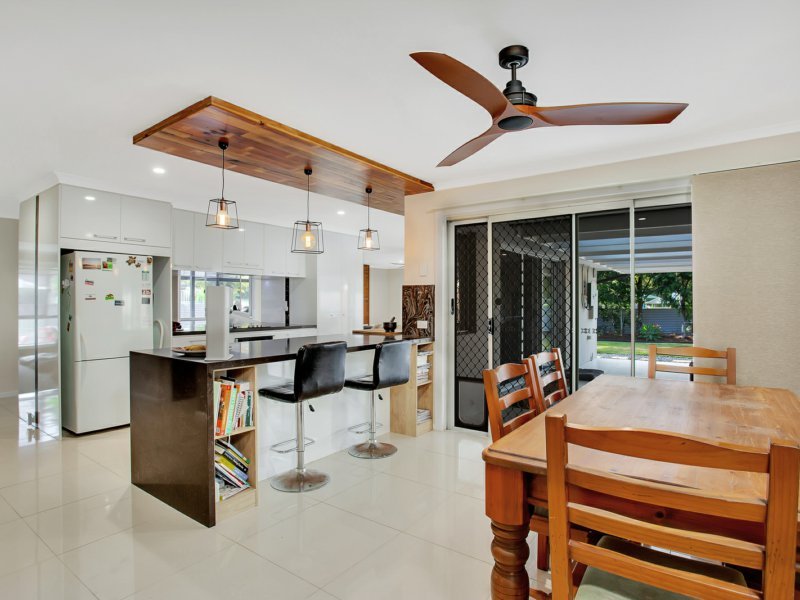 Photo - 1 Branston Court, Nerang QLD 4211 - Image 2