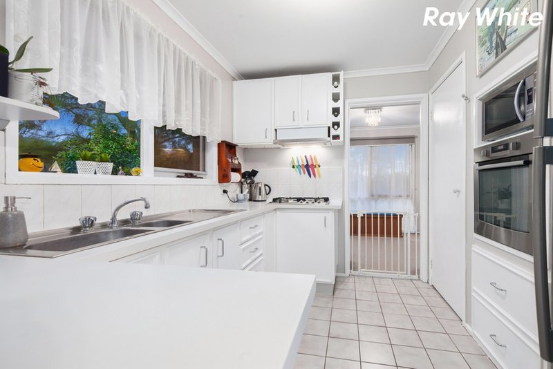 Photo - 1 Brentwood Drive, Cranbourne North VIC 3977 - Image 3