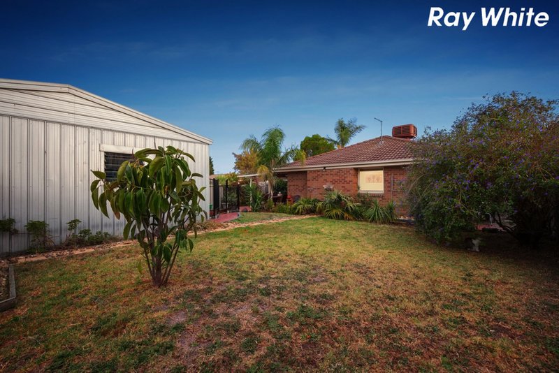 Photo - 1 Brentwood Drive, Cranbourne North VIC 3977 - Image 11