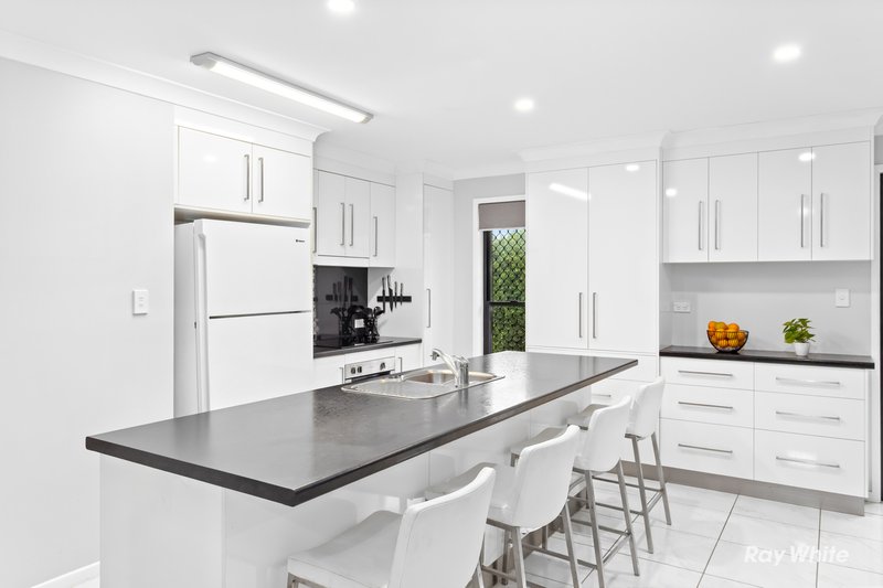 Photo - 1 Brigalow Place, Lammermoor QLD 4703 - Image 2