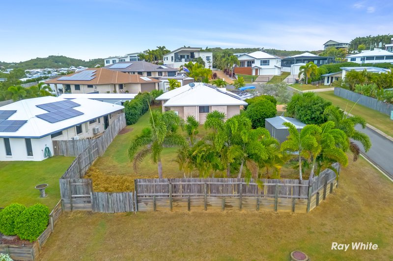 Photo - 1 Brigalow Place, Lammermoor QLD 4703 - Image 15