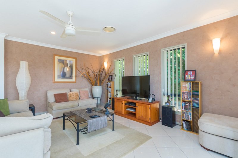 Photo - 1 Bronte Place, Sandstone Point QLD 4511 - Image 4