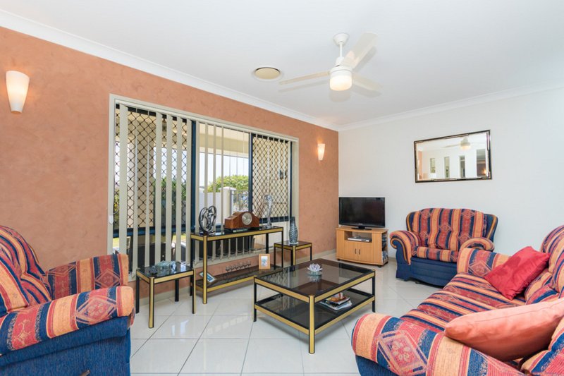 Photo - 1 Bronte Place, Sandstone Point QLD 4511 - Image 5