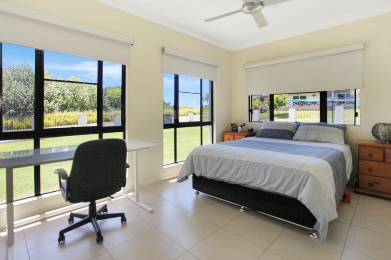 Photo - 1 Brooksfield Drive, Sarina Beach QLD 4737 - Image 15