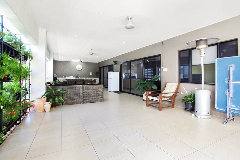 Photo - 1 Brooksfield Drive, Sarina Beach QLD 4737 - Image 24