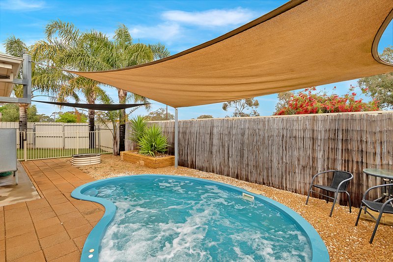 Photo - 1 Brookside Close, Davoren Park SA 5113 - Image 3