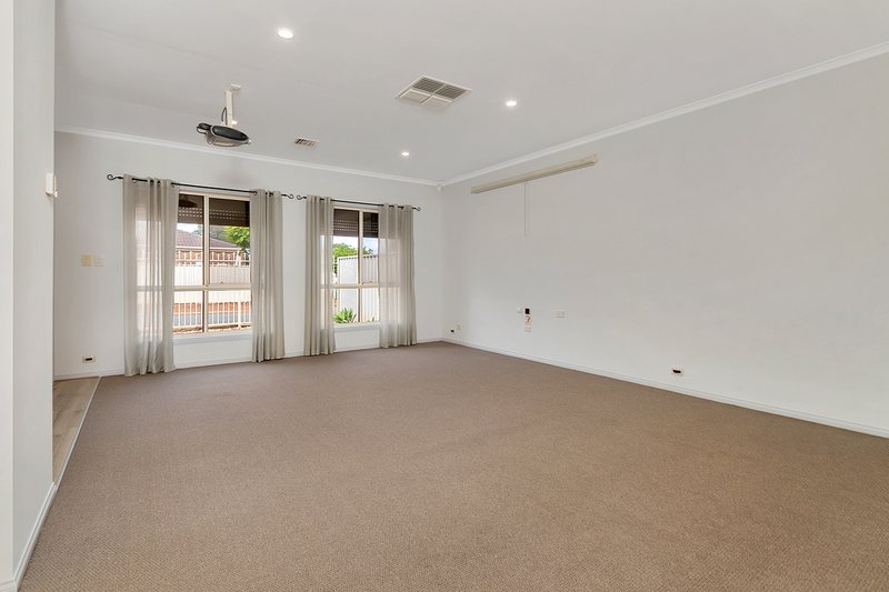 Photo - 1 Brookside Close, Davoren Park SA 5113 - Image 5