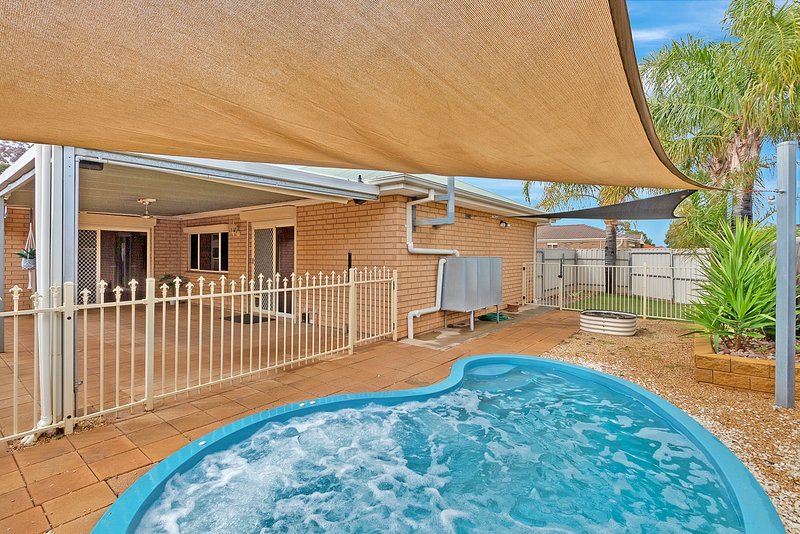 Photo - 1 Brookside Close, Davoren Park SA 5113 - Image 16