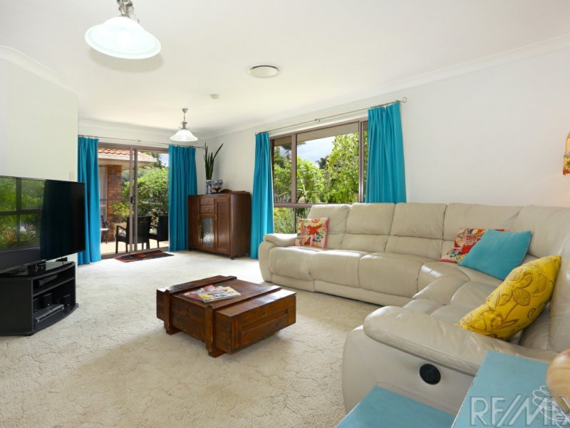 Photo - 1 Brora Court, Merrimac QLD 4226 - Image 2