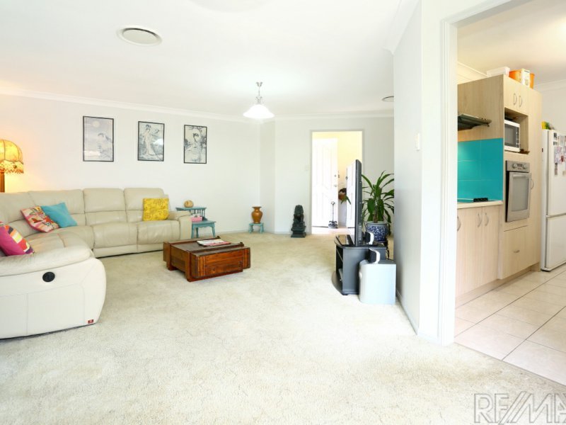 Photo - 1 Brora Court, Merrimac QLD 4226 - Image 4