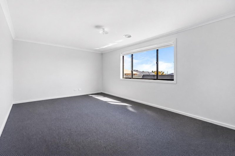 Photo - 1 Buchanan Drive, Huntly VIC 3551 - Image 8
