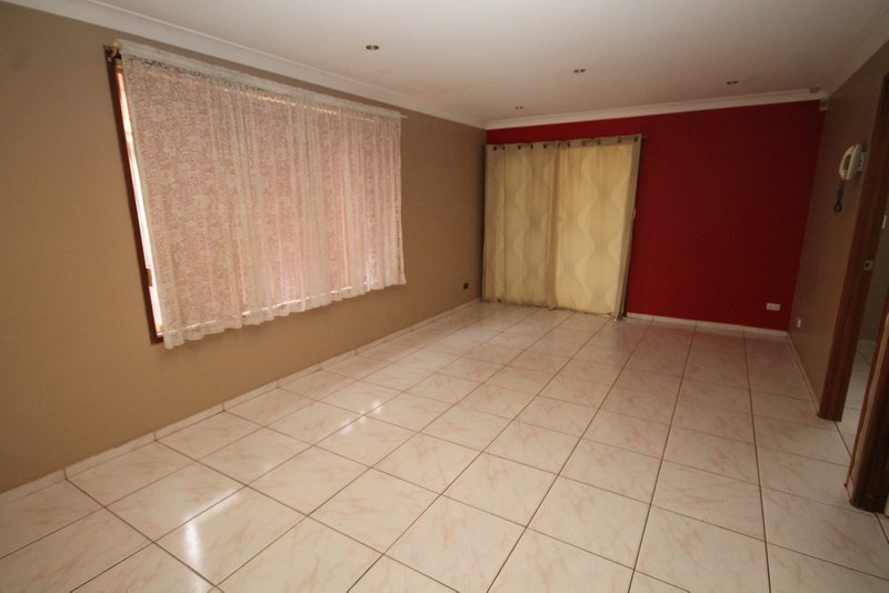 Photo - 1 Bulbul Avenue, Green Valley NSW 2168 - Image 2