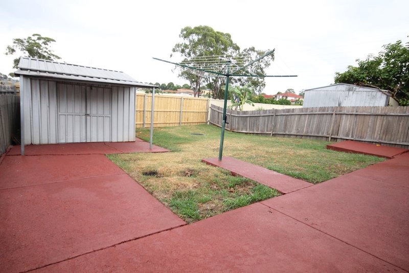 Photo - 1 Bulbul Avenue, Green Valley NSW 2168 - Image 8