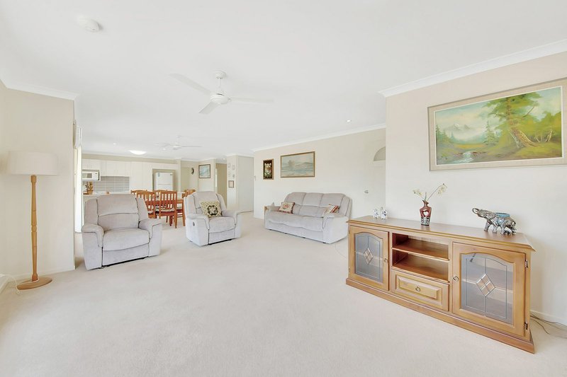 Photo - 1 Bulimba Street, Tannum Sands QLD 4680 - Image 5