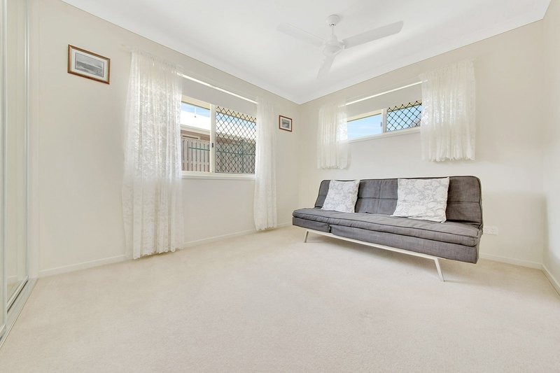 Photo - 1 Bulimba Street, Tannum Sands QLD 4680 - Image 10