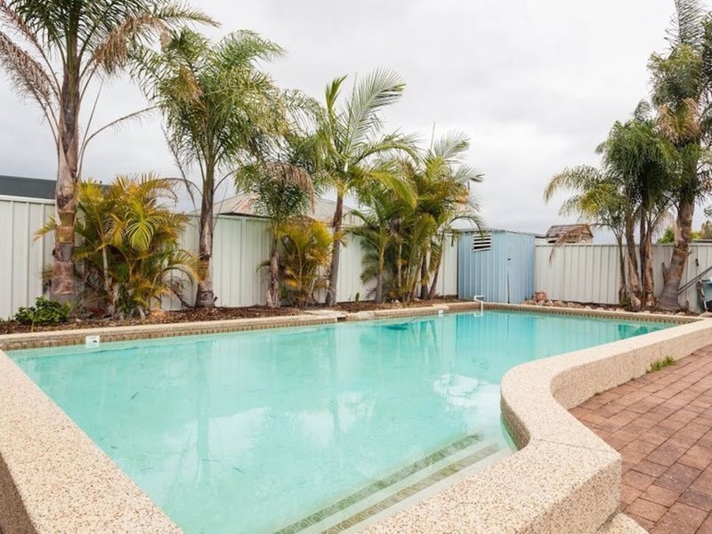 Photo - 1 Burnett St , Cessnock NSW 2325 - Image 2