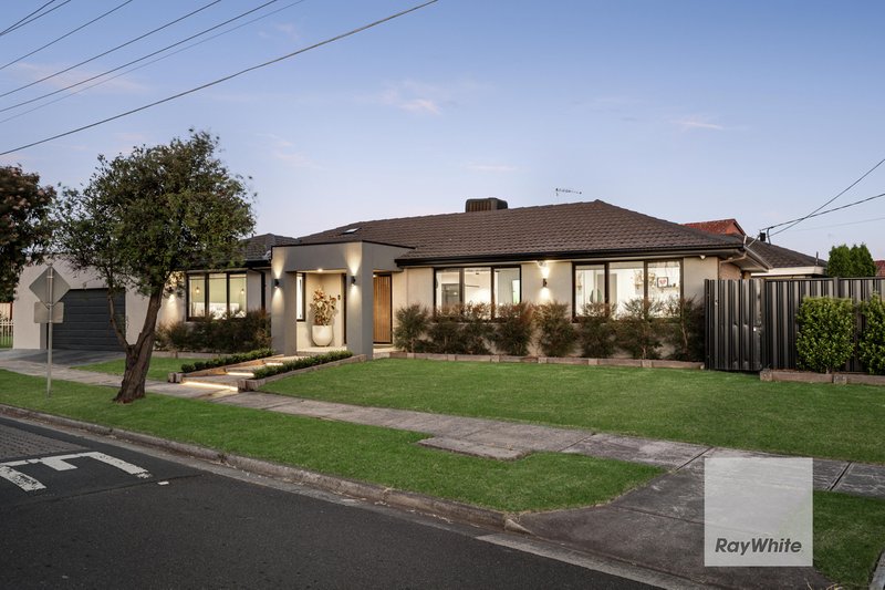 1 Burnleigh Drive, Gladstone Park VIC 3043