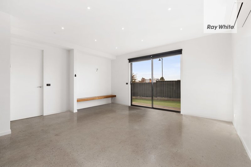 Photo - 1 Buttercross Walk, Mernda VIC 3754 - Image 7