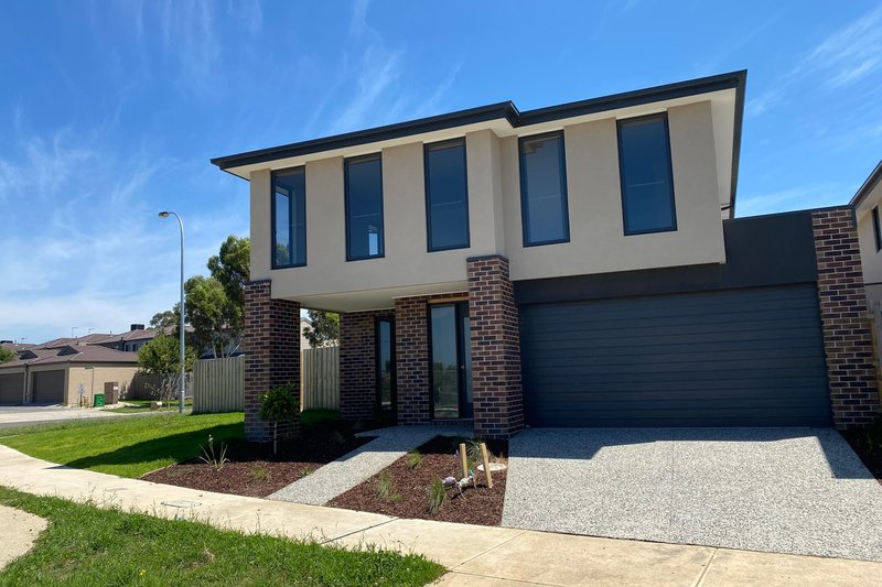 1 Camaro Drive, Cranbourne East VIC 3977