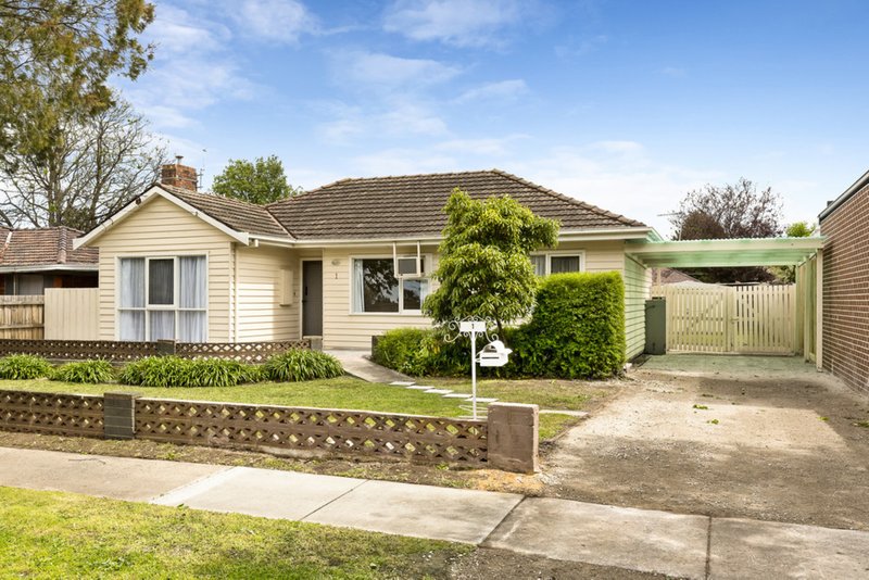 Photo - 1 Cambro Road, Clayton VIC 3168 - Image 2