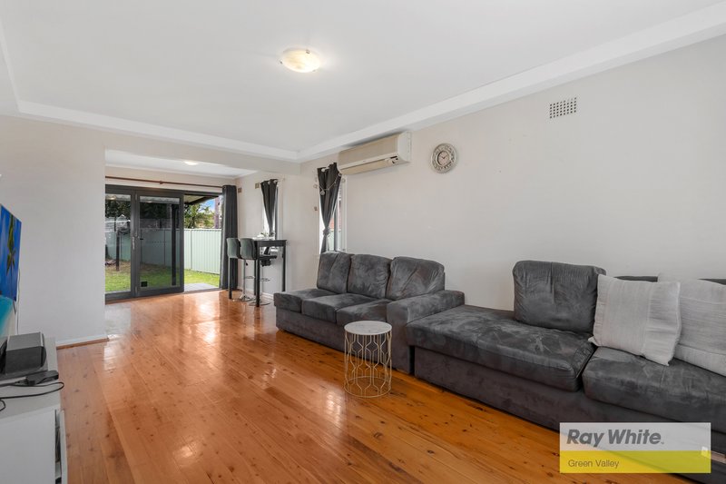 Photo - 1 Canowie Place, Busby NSW 2168 - Image 3