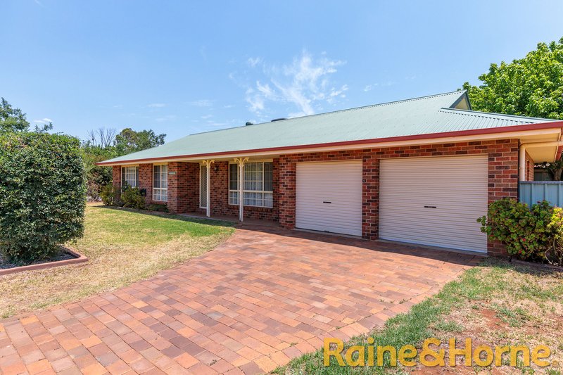 1 Canterbury Court, Dubbo NSW 2830