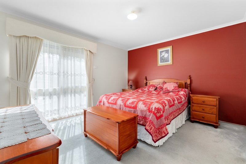 Photo - 1 Caper Court, Werribee VIC 3030 - Image 3