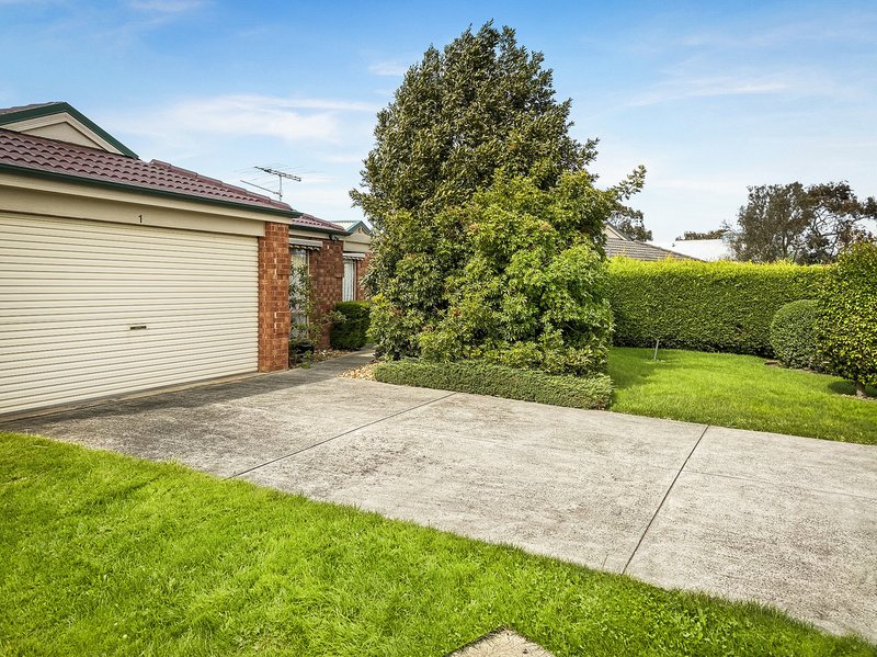 Photo - 1 Capri Court, Pakenham VIC 3810 - Image 2